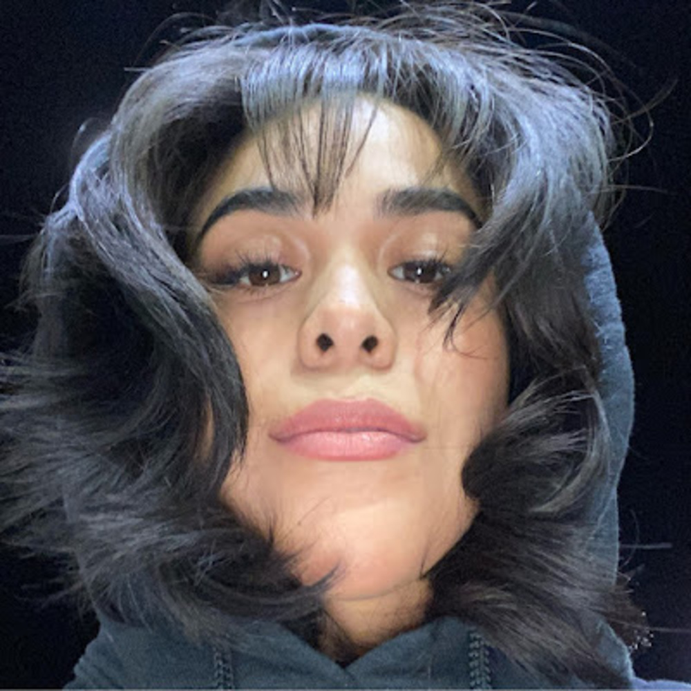 Meet your Posher, Danae